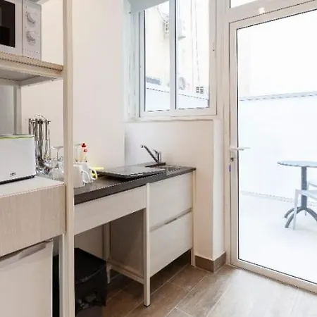 شقة Well Located 12 With Kitchen And Backyard سانت جوليان