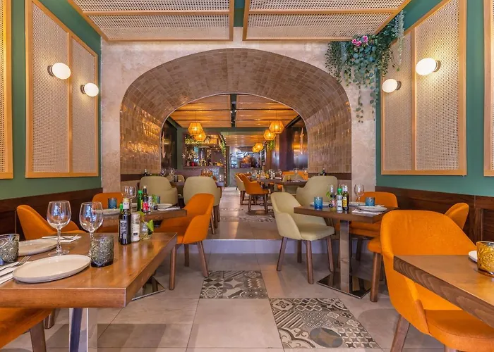 Well Located 12 With Kitchen And Backyard Appartamento *